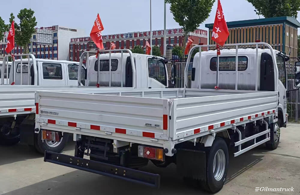 ISUZU ELF KV100 120hp 4x2 4.5T stake truck