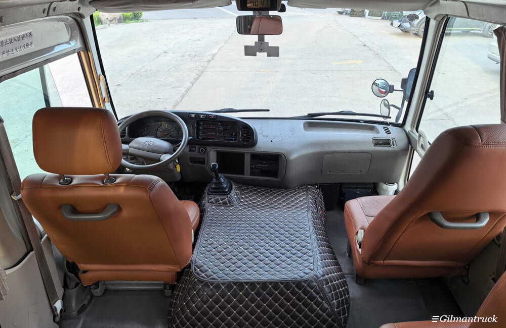 Used Toyota Coaster with 2TR Gasoline Engine Used Toyota Coaster with 2TR Gasoline Engine