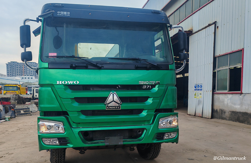 Sinotruck Howo 371 6x4 10 Wheels tractor head