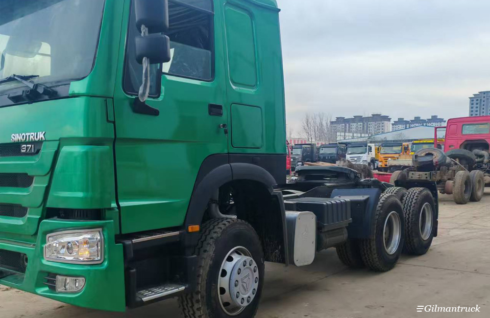 Sinotruck Howo 371 6x4 10 Wheels tractor head