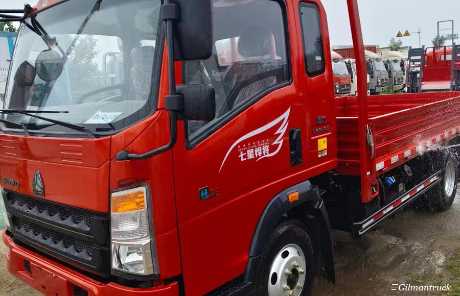 Sinotruk HOWO Hanjiang 5.0 tons 140HP 3.3-meter half-cabin flatbed light truck