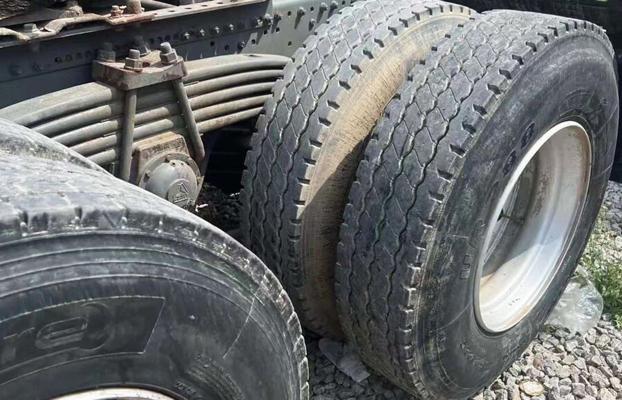 ساينو تراك HOWO T7H وحدة شاحنة مستعملة 6x4 540HP ZZ4257W324HE1B