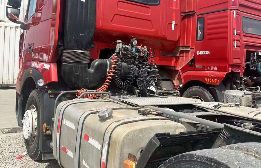 ساينو تراك HOWO T7H وحدة شاحنة مستعملة 6x4 540HP ZZ4257W324HE1B
