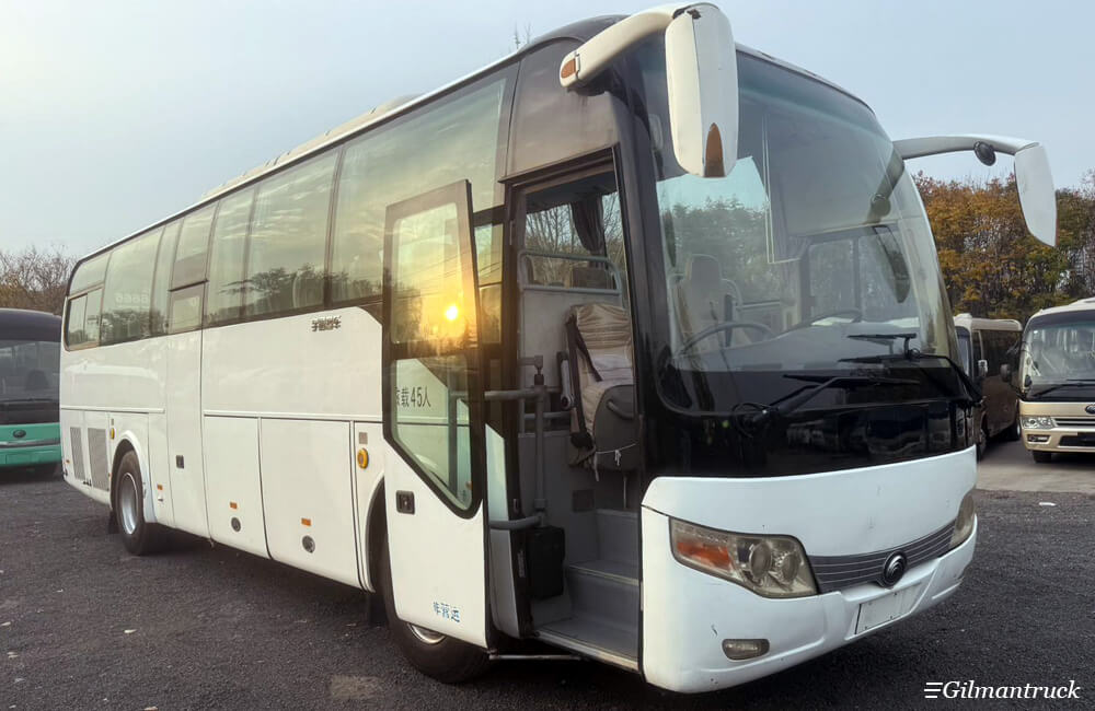 Used Yutong ZK6107 10-meter 54-seat bus for sale Used Yutong ZK6107 10-meter 54-seat bus for sale