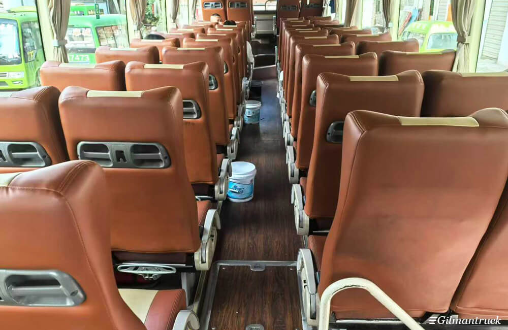 Автобус Yutong ZK6118 с двумя дверями, 54 места Автобус Yutong ZK6118 с двумя дверями, 54 места