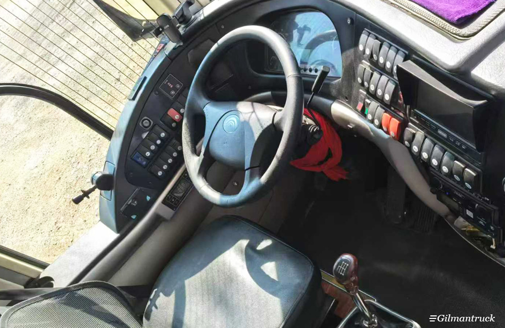 Yutong 55 Seats Used Bus ZK6126HQA9 2014 Model