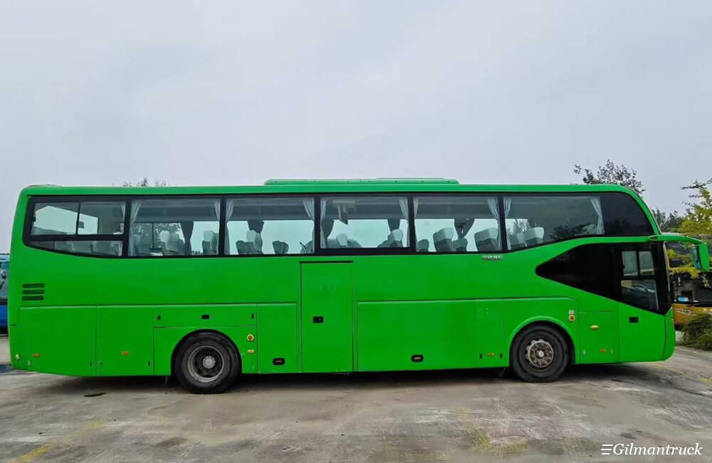 Used Yutong 12-meter 49-seat highway bus ZK6127 Used Yutong 12-meter 49-seat highway bus ZK6127