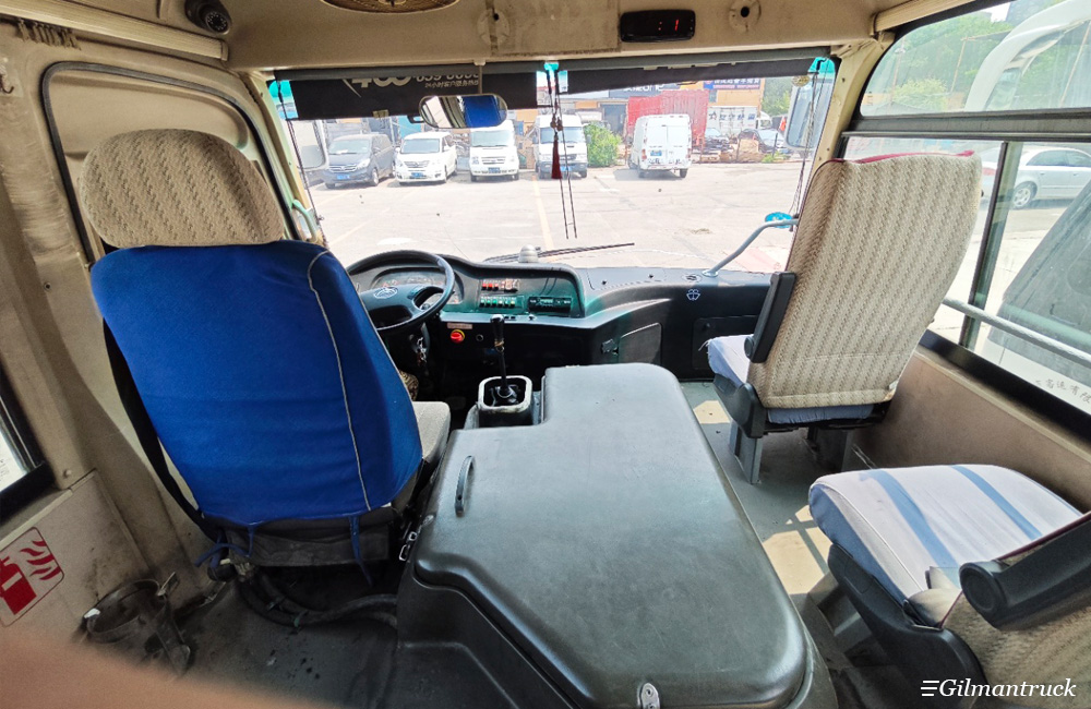 Yutong ZK6729D 26-seater Used Bus