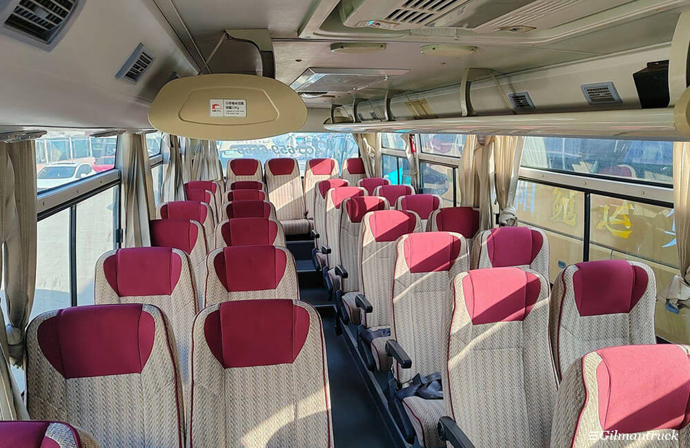 Yutong ZK6792, 33-seat used group bus with front engine Yutong ZK6792, 33-seat used group bus with front engine